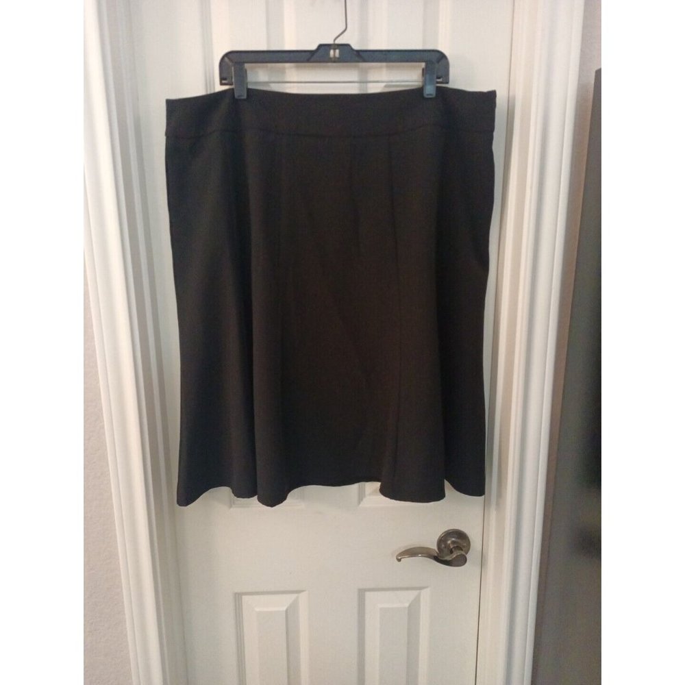Women's Dressbarn Black Flowy Shift Skirt  Zip Side Stretchy Knee Length Size 20